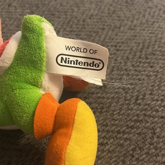 World of Nintendo 8" Plush Super Mario Bros Yoshi Preowned 2014 Jakks Pacific - Picture 3 of 4